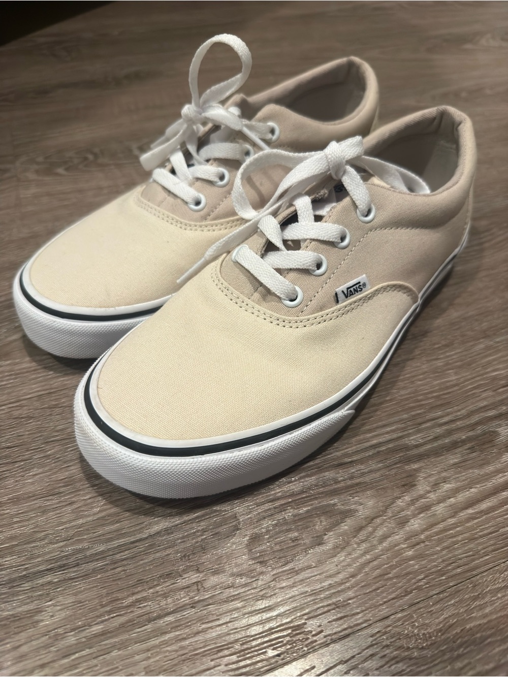 Women’s Vans Doheny Two-toned Low-Top Canvas Sneakers in Birch/Beige 9.5